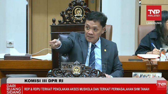 Ketua Komisi III DPR RI, Habiburokhman, mengambil tindakan tegas dengan mengusir perwakilan pengembang PT Hasana Damai Putra (HDP) dari Ruang Rapat Dengar Pendapat Umum (RDPU) di Kompleks Parlemen, Senayan, Kamis (26/2/2026).