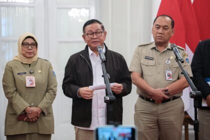 Gubernur DKI Jakarta, Pramono Anung, membahas tiga isu strategis dalam rapat terbatas (ratas) di Balai Kota Jakarta