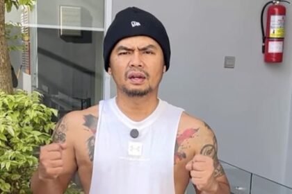 Foto: Komedian Wendi Cagur tengah menjalani prosedur transplantasi rambut menjadi sasaran "roasting" rekan selebritas lainnya. (Tangkap Layar Instagram @wendicagur)