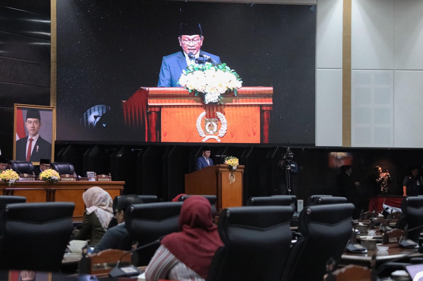 Gubernur DKI Jakarta Pramono Anung menyampaikan dua Rancangan Peraturan Daerah dalam rapat paripurna DPRD Provinsi DKI Jakarta di Gedung DPRD