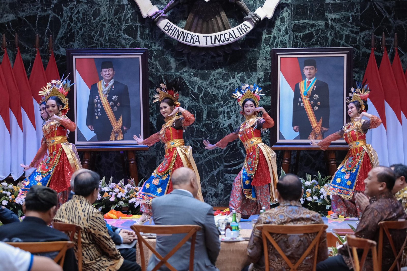 Gubernur DKI Jakarta, Pramono Anung menyambut para delegasi World Engineering Day (WED) 2026 dalam jamuan makan malam di Balai Agung