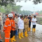 Gubernur DKI Jakarta Pramono Anung meninjau langsung lokasi longsor di Tempat Pengolahan Sampah Terpadu (TPST) Bantargebang,