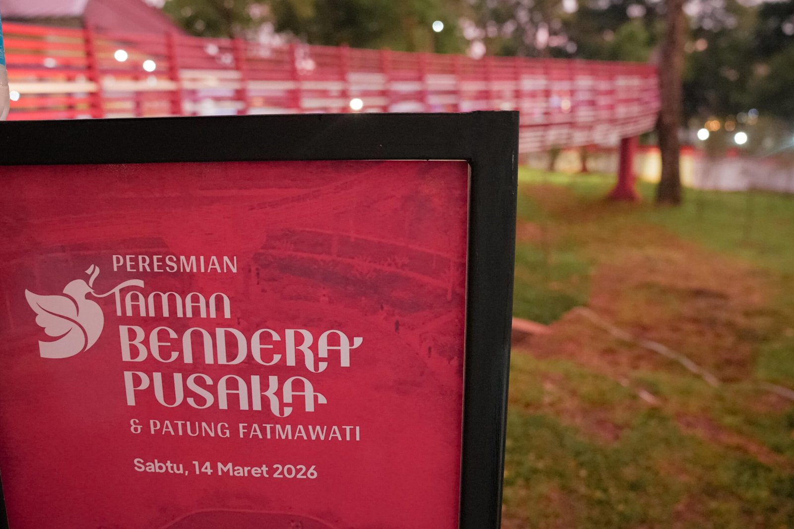 Pemprov DKI Jakarta mengajak masyarakat menjaga kebersihan Taman Bendera Pusaka. Distamhut akan menambah fasilitas tempat sampah dan pengawasan.