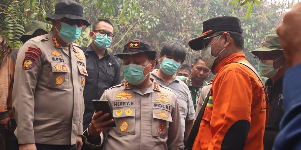 Kapolda Riau turun langsung meninjau karhutla di Bengkalis, menegaskan penanganan terpadu dan mewaspadai ancaman Super El Nino.