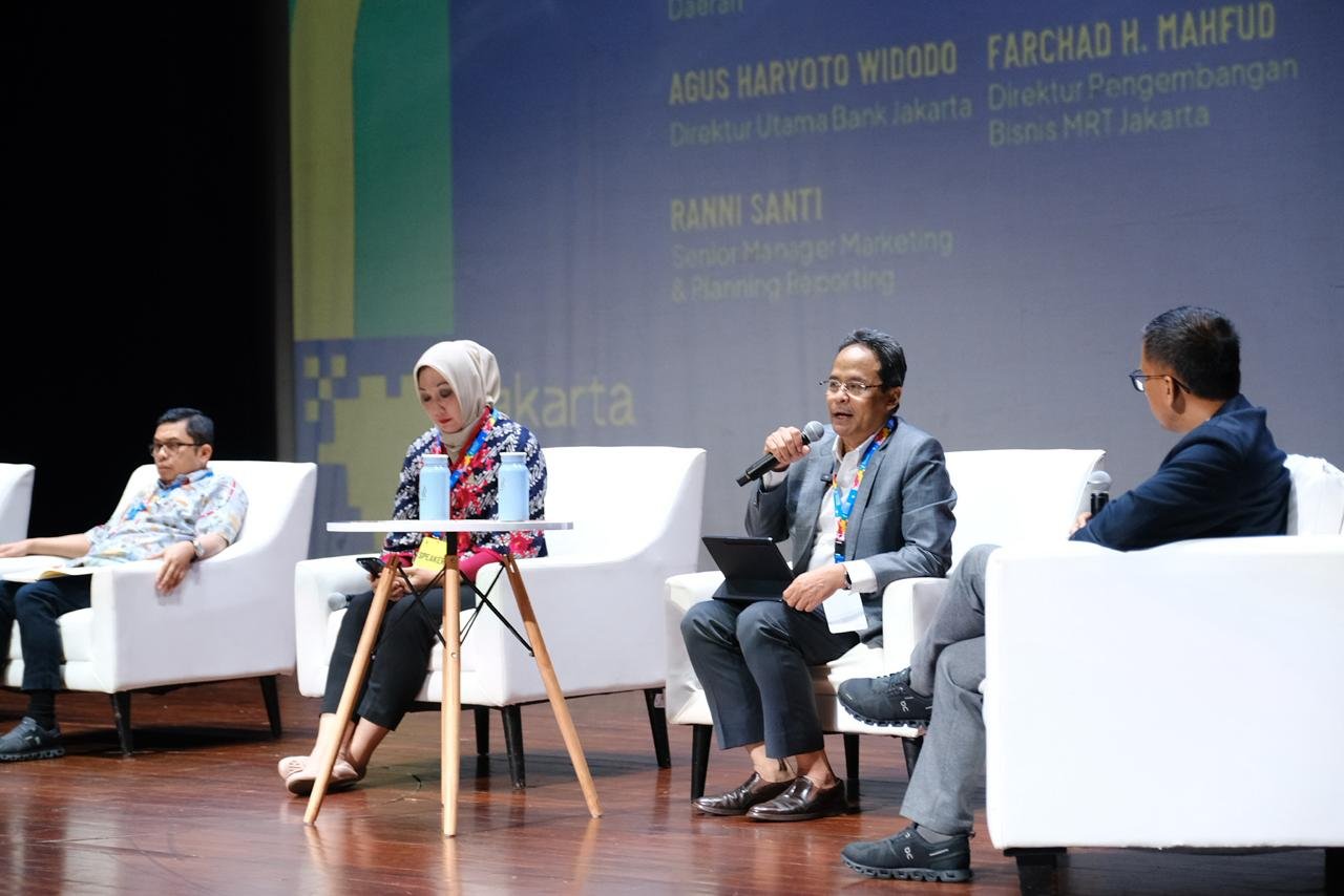 Direktur Utama Bank Jakarta, Agus H. Widodo, menegaskan komitmen Bank Jakarta untuk menjadi penghubung berbagai elemen pembangunan kota melalui sistem keuangan yang inklusif, terintegrasi, dan berkelanjutan.