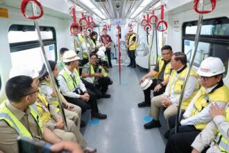 Pembangunan koridor LRT Jakarta rute Pegangsaan Dua–Manggarai telah mencapai 95 persen dan ditargetkan siap diresmikan pada Agustus 2026