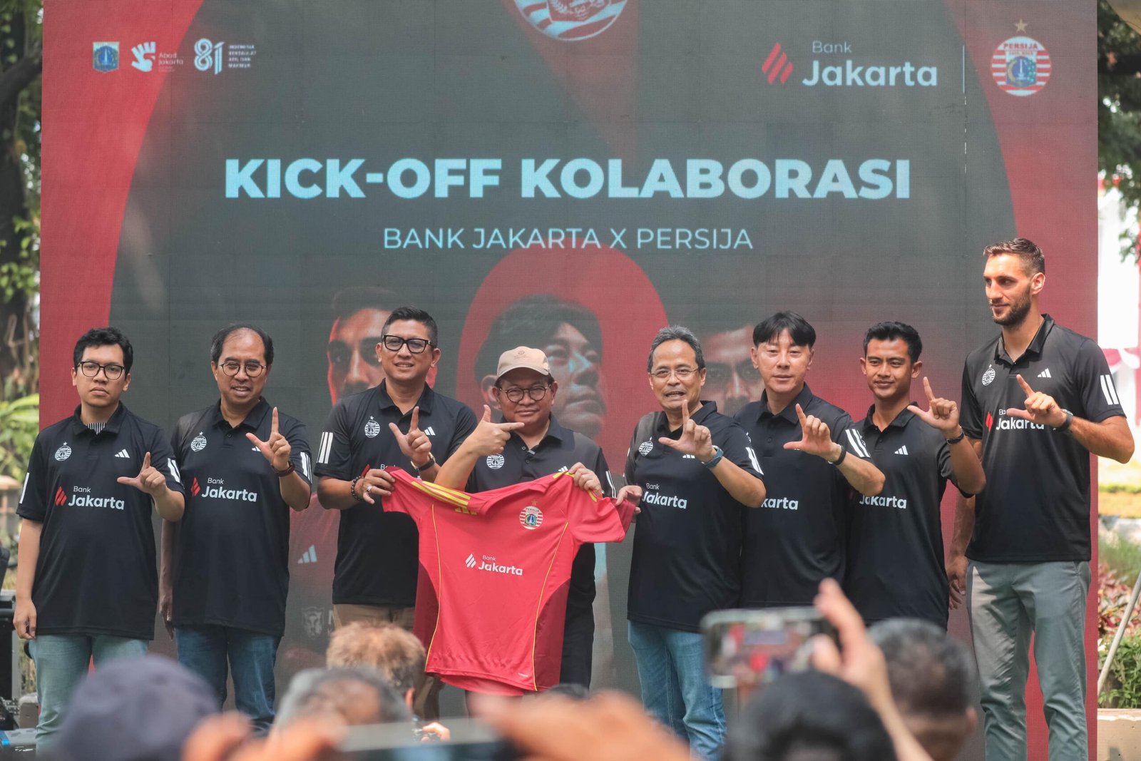 Gubernur Pramono Anung mengapresiasi kolaborasi Bank Jakarta dan Persija. Ia berharap Persija meraih juara liga sebagai kado 500 tahun Jakarta.