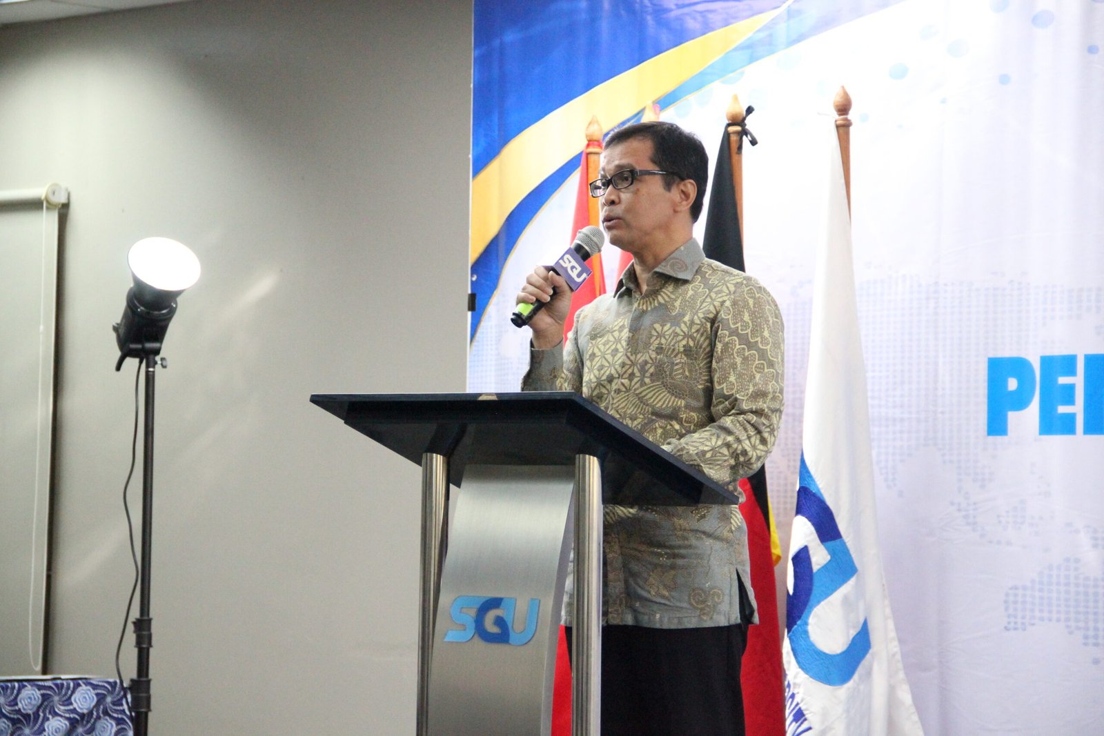 Foto: Rektor SGU, Assoc. Prof. Dr. Dipl.-Ing. Samuel P. Kusumocahyo. (Istimewa)
