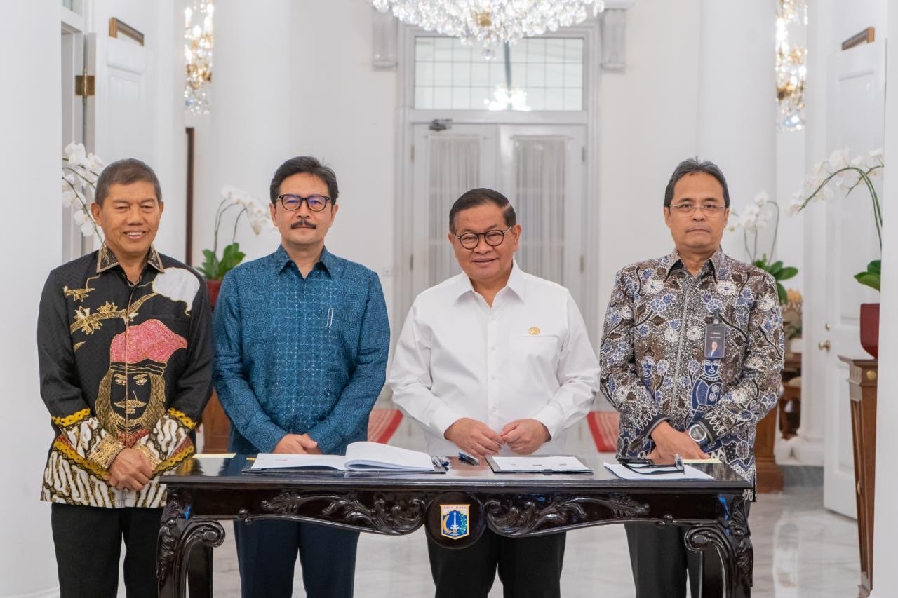 Bank Jakarta dan PT SMI menyiapkan pembiayaan Rp2,11 triliun untuk tujuh proyek infrastruktur prioritas Jakarta, termasuk transportasi, rusun, dan pengendalian banjir.