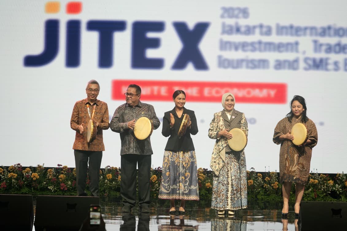 Rano Karno membuka JITEX dan FKI Jakarta 2026 di JIEXPO Kemayoran, mendorong UMKM dan pelaku kreatif memperluas pasar serta melindungi karya.