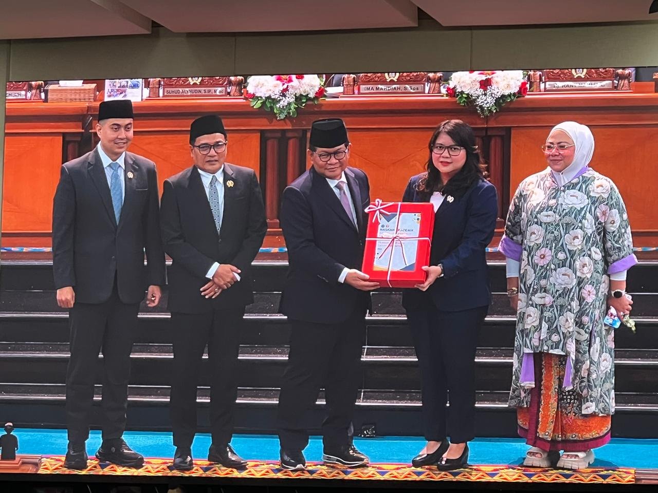 Pemprov DKI Jakarta memastikan tetap memegang saham mayoritas Bank Jakarta dan PAM Jaya jika IPO. Empat Ranperda disiapkan untuk memperkuat tata kelola BUMD dan keuangan daerah.